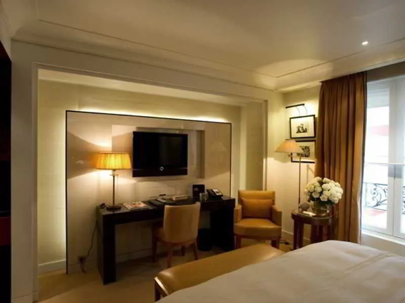 Hotel Montaigne Parigi